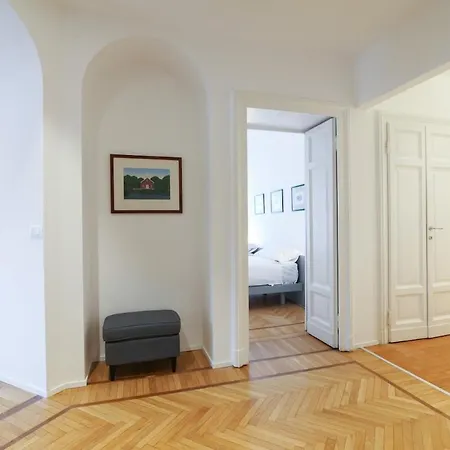 Apartment Light And Style In The Heart Of Milan