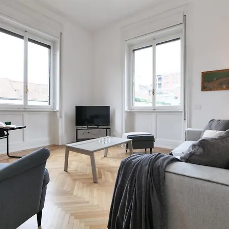 Apartment Light And Style In The Heart Of Milan